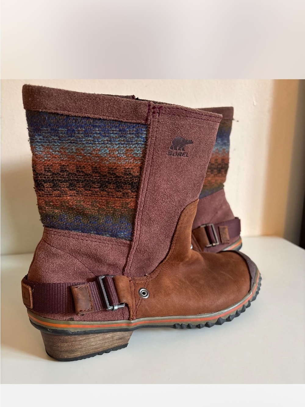 Rare Sorel Women's Brown Suede and Knit Ankle Boots -8.5
